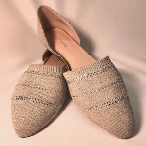 Andiamo Abroken Womens Beige Embellished Flats Size 10.